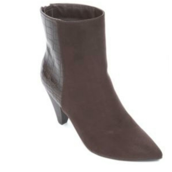 New Directions Alysse Brown Heels Size 6 NWT - Picture 1 of 3